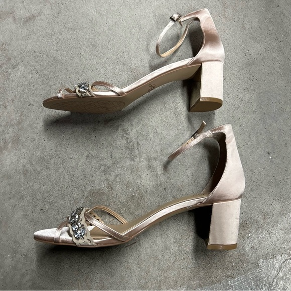 Jewel Badgley Mischka Giona Embellished Evening Champagne Satin Heel Size 9 - Picture 8 of 12
